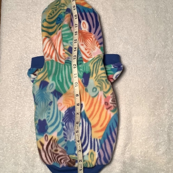 Zebra Doggie Hoodie - Picture 3 of 5